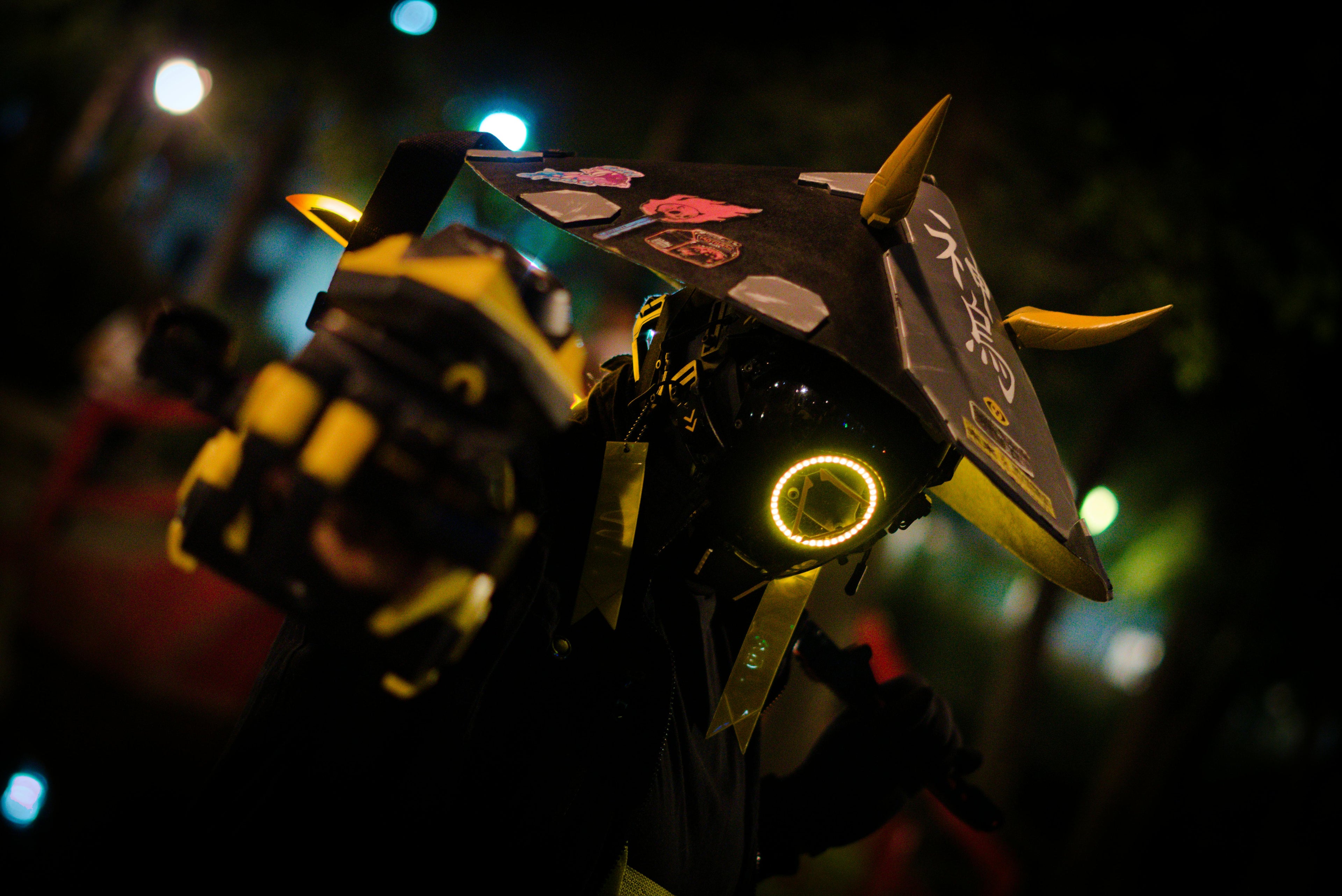 Cyber Stories #6: Człowiek czy maszyna – cyberpunkowa dychotomia tożsamości w świecie technologii